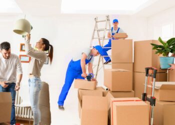 The benefits of decluttering before a move