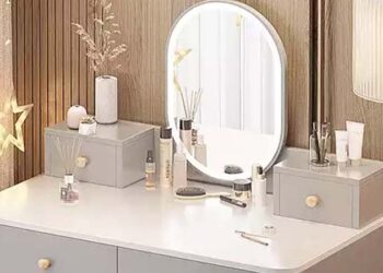 A Buying Guide: Discover the Benefits of Owning a Tabletop Vanity Mirror