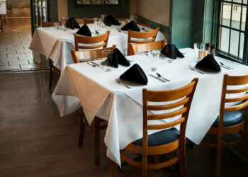 3 Reasons Why You Need Linens Wholesale for Your Business